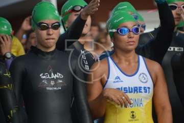 Ricardo Hernández y Raquel Aróstegui ganan con autoridad el XXVII Triatlón de Salinetas (Foto TA)